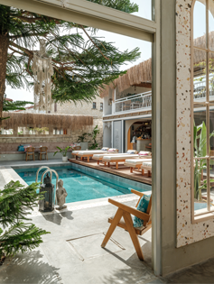 Mekanın duyusal kurgusunu yansıtan porselen yüzey detayı.