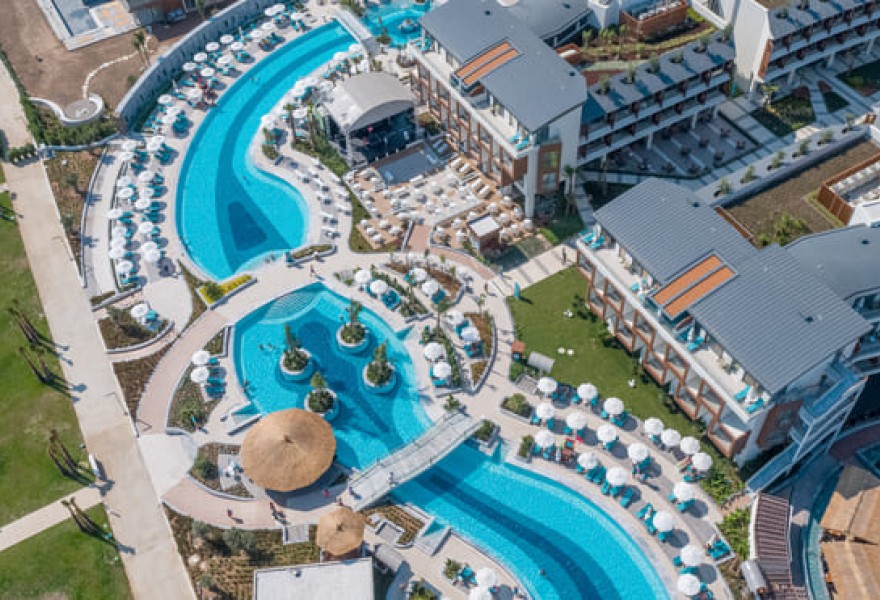 Liberty Fabay Fethiye | Projet de piscine d'hôtel en bois naturel