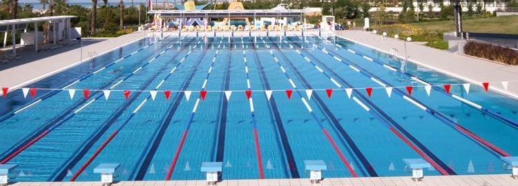 Sicherheit in Olympischen Schwimmbädern: Die Bedeutung rutschfester Porzellanoberflächen