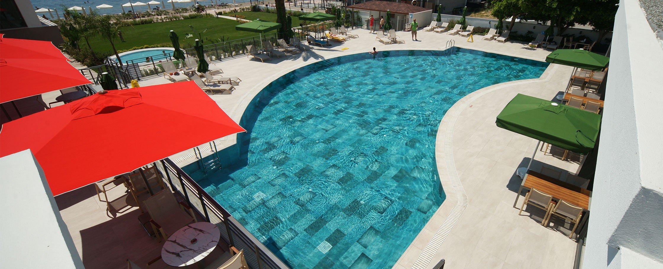 سلسلة Pool Garden Beige