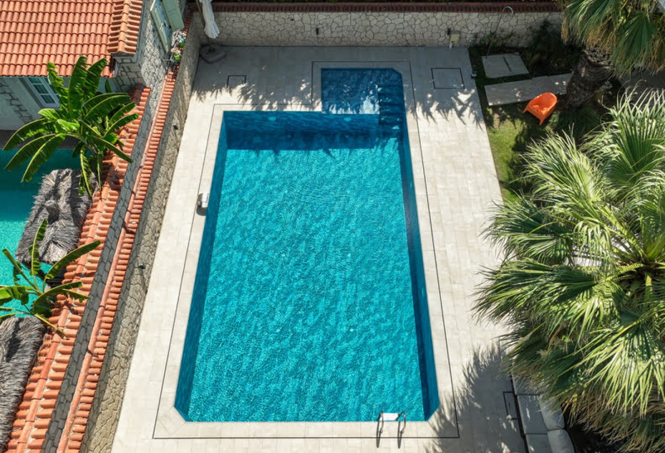 Pool Garden Beige Series