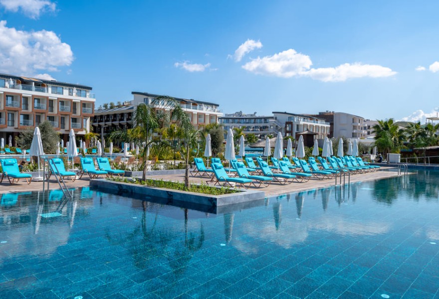 Liberty Fabay Fethiye | Projet de piscine d'hôtel en bois naturel